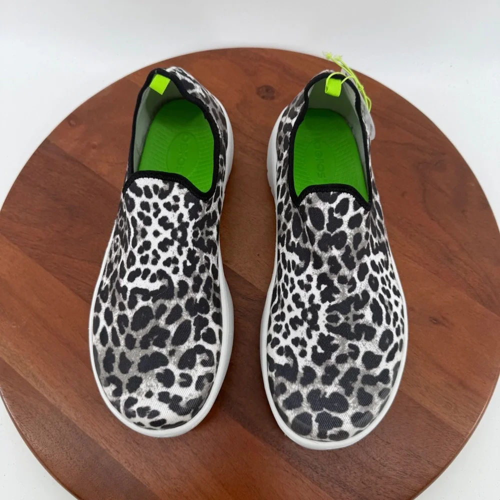 OOFOS OOmg Eezee Shoes White Cheetah Animal Print Slip On Recovery Women 11